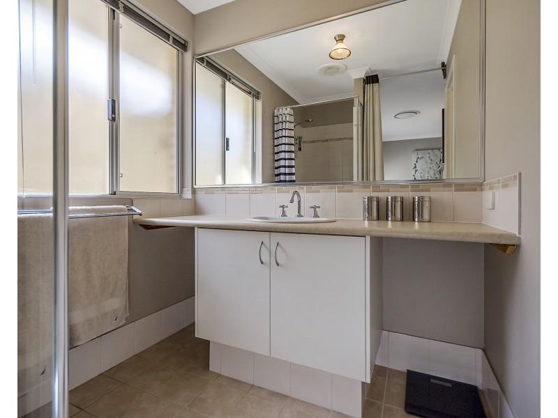 6 Jubata Gardens, Dudley Park WA 6210