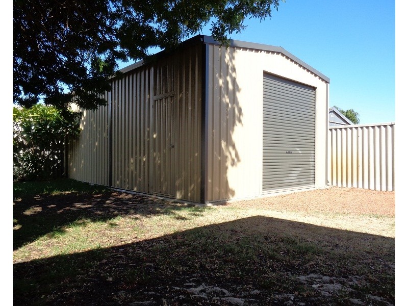 21 Waikiki Road, Safety Bay WA 6169