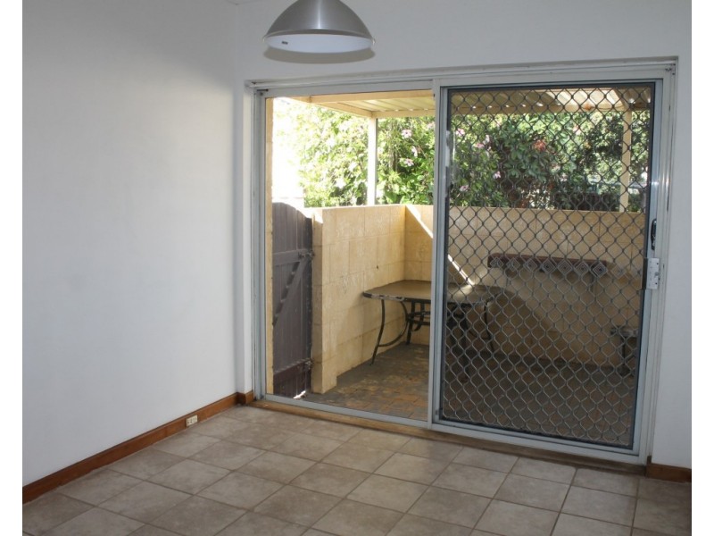 21 Waikiki Road, Safety Bay WA 6169