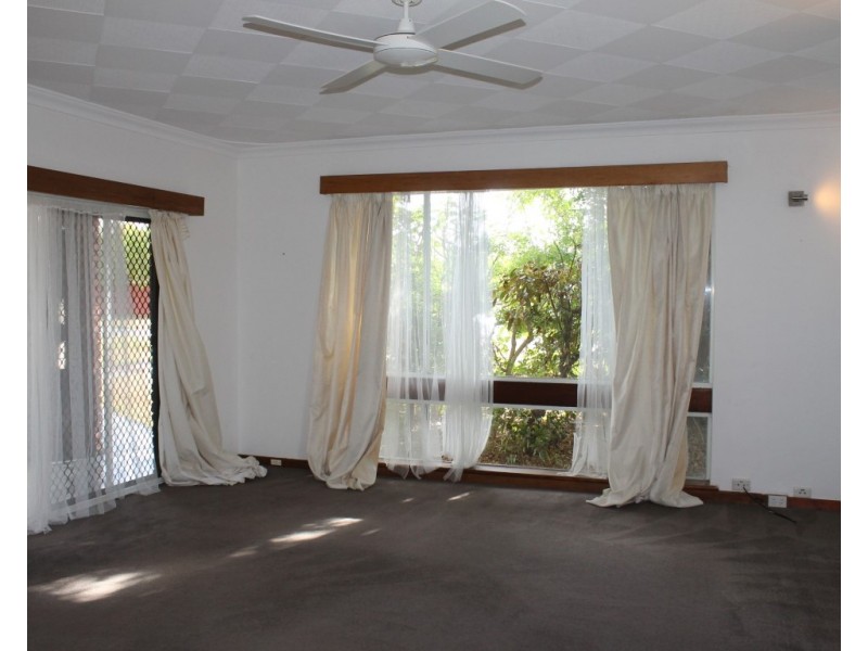 21 Waikiki Road, Safety Bay WA 6169