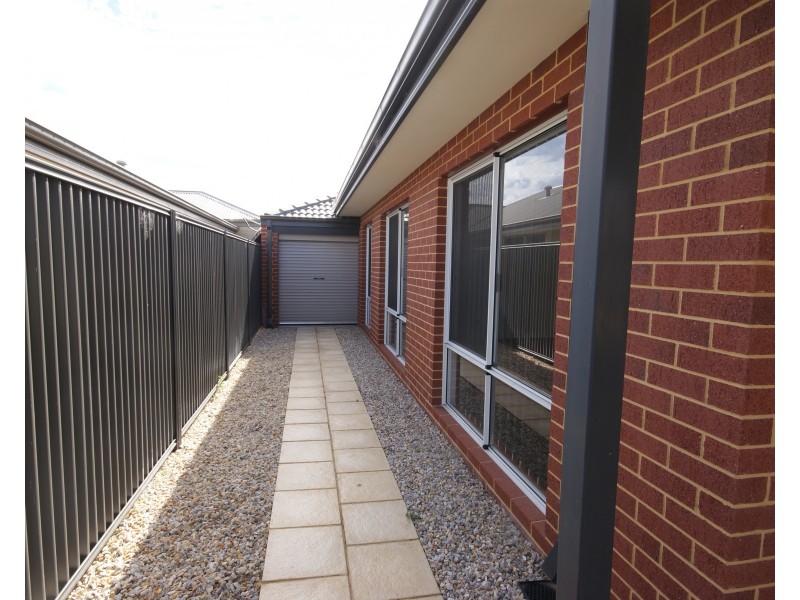 21 Solaris Street, Wellard WA 6170