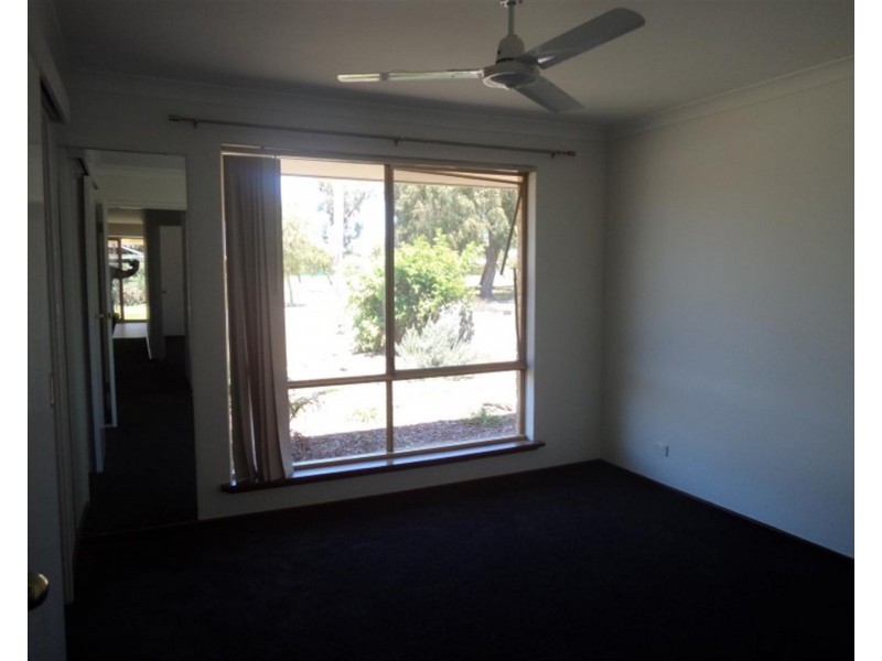 35 Gumnut Crescent, Safety Bay WA 6169