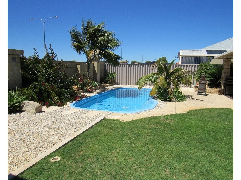 12 Alicante Mews, Secret Harbour WA 6173