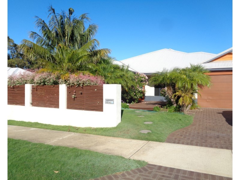 40 Claiborne Road, Secret Harbour WA 6173