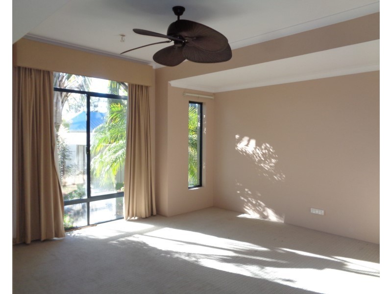 40 Claiborne Road, Secret Harbour WA 6173