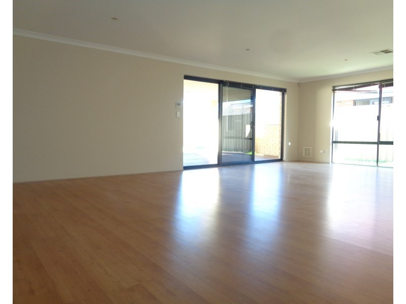 40 Claiborne Road, Secret Harbour WA 6173