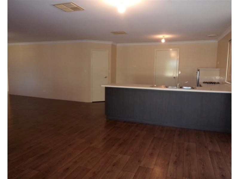 19 Brussels Circuit, Port Kennedy WA 6172