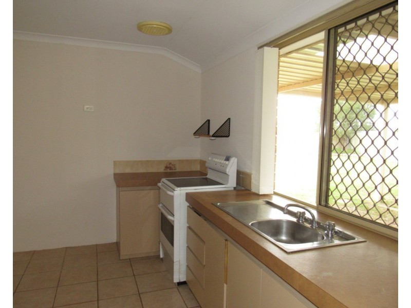 8 Fox Close, Waikiki WA 6169