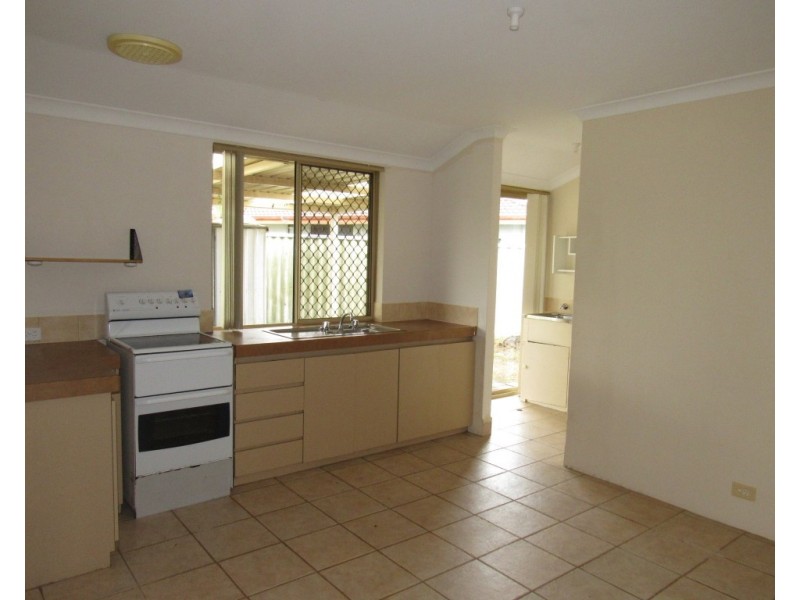 8 Fox Close, Waikiki WA 6169