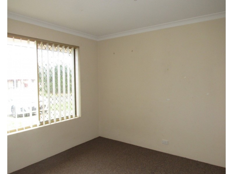 8 Fox Close, Waikiki WA 6169