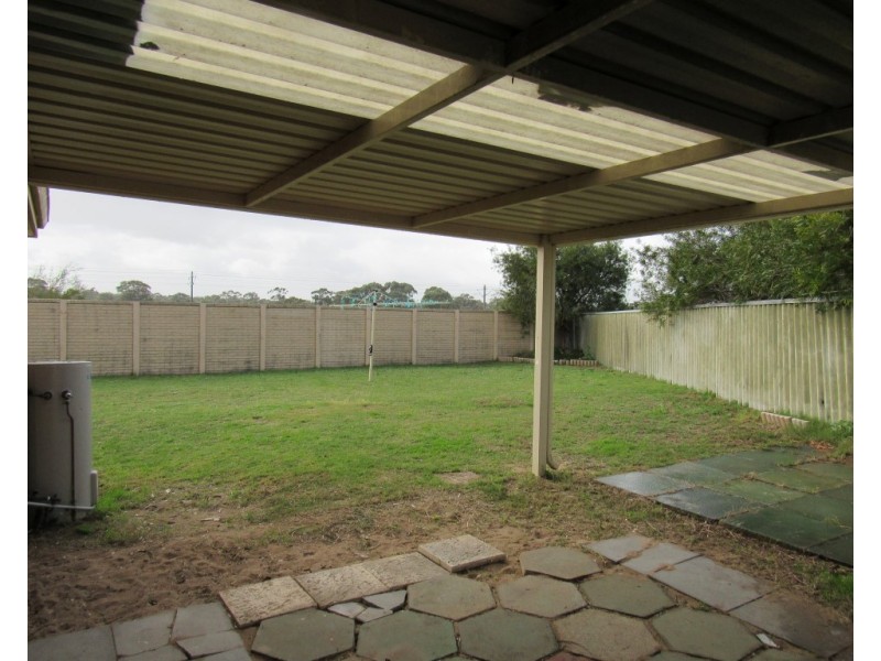 8 Fox Close, Waikiki WA 6169