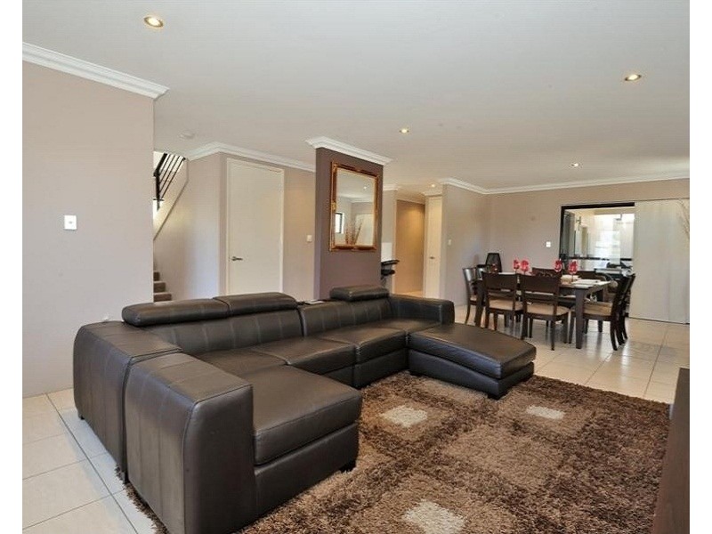 10D Parkin Street, Rockingham WA 6168