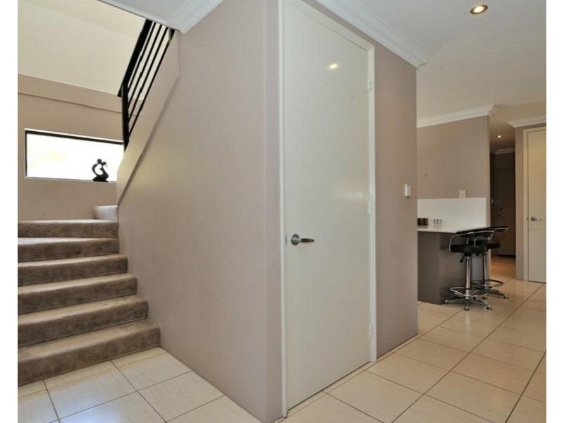 10D Parkin Street, Rockingham WA 6168