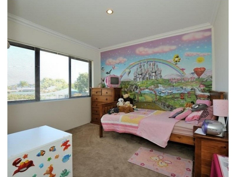 10D Parkin Street, Rockingham WA 6168