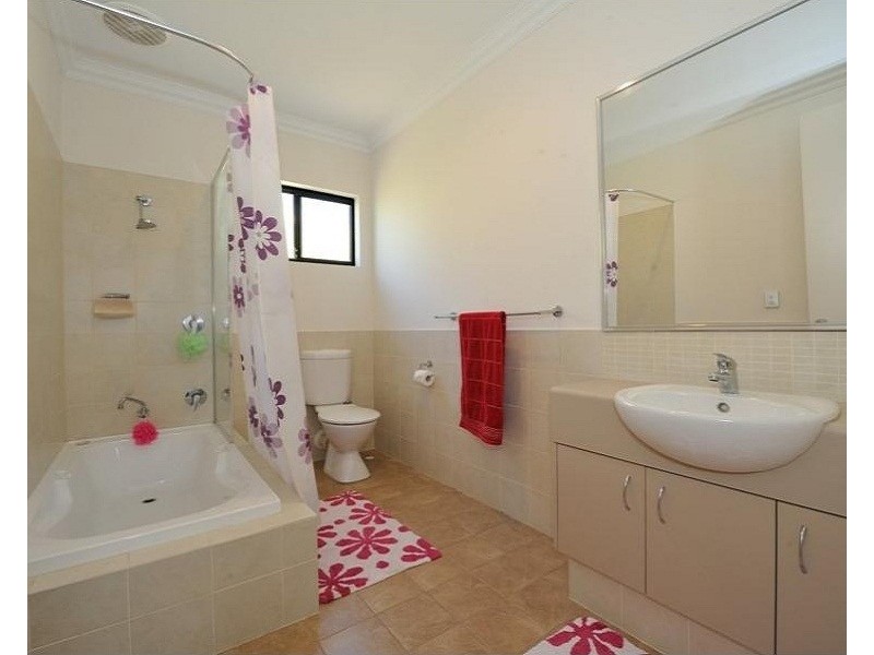 10D Parkin Street, Rockingham WA 6168