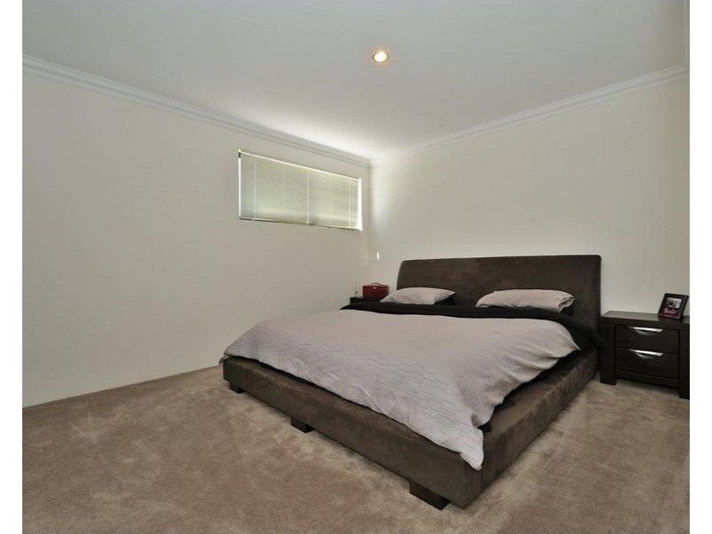 10D Parkin Street, Rockingham WA 6168