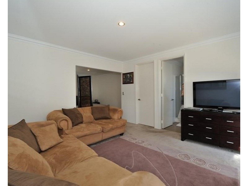 10D Parkin Street, Rockingham WA 6168