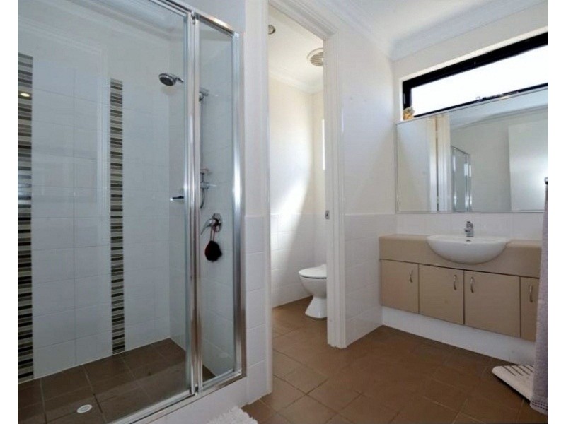 10D Parkin Street, Rockingham WA 6168