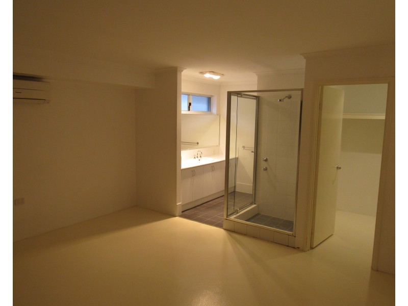 2 Valheru Avenue, Rockingham WA 6168