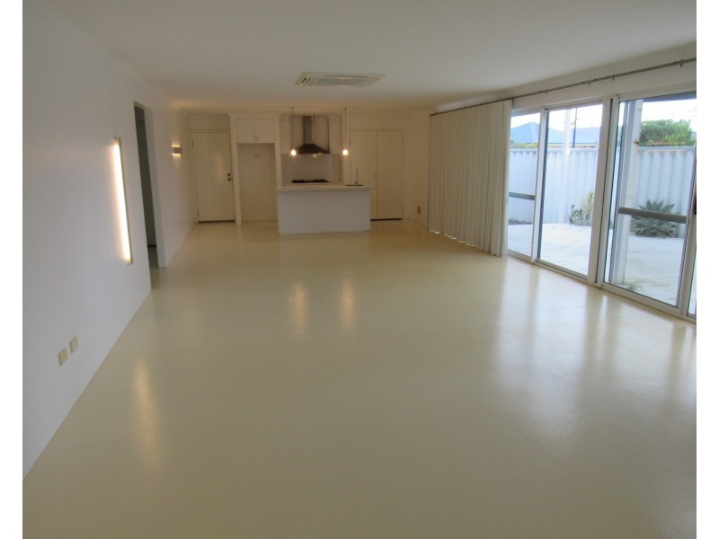 2 Valheru Avenue, Rockingham WA 6168