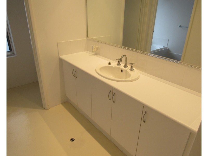 2 Valheru Avenue, Rockingham WA 6168