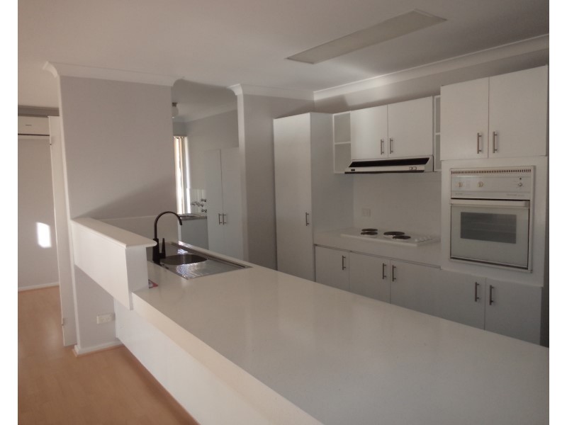 28 Malibu Road, Safety Bay WA 6169