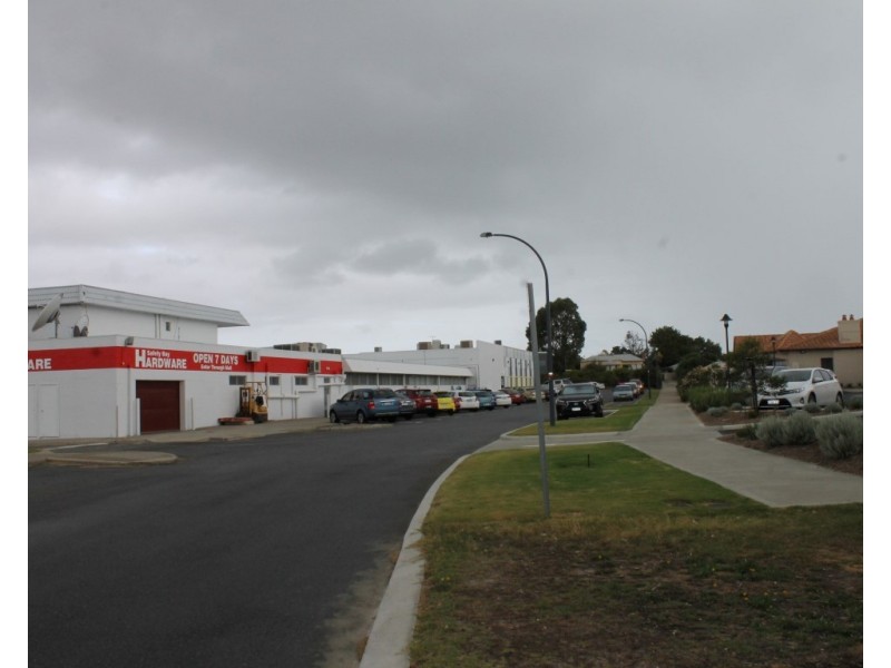 1/53 Second Avenue, Shoalwater WA 6169