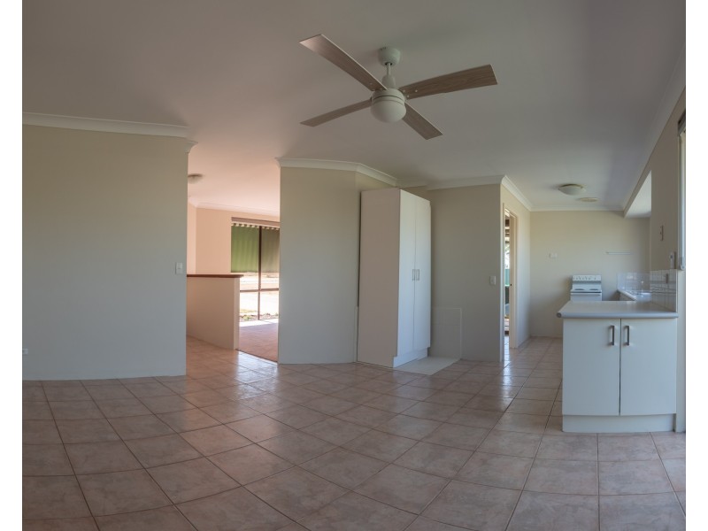 8 Knowle Way, Warnbro WA 6169