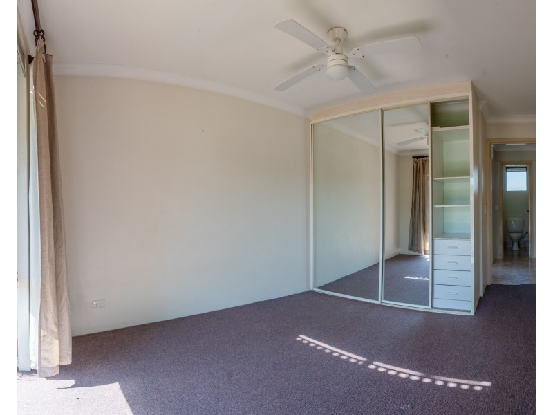 8 Knowle Way, Warnbro WA 6169