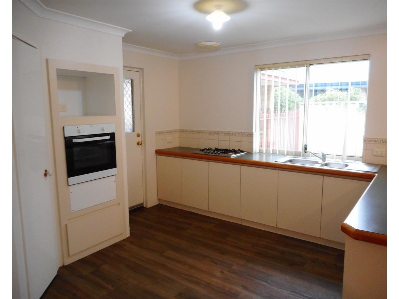 61 Montebourg Meander, Port Kennedy WA 6172