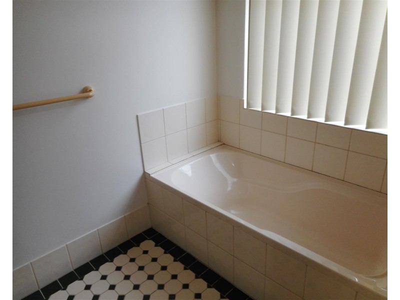 61 Montebourg Meander, Port Kennedy WA 6172