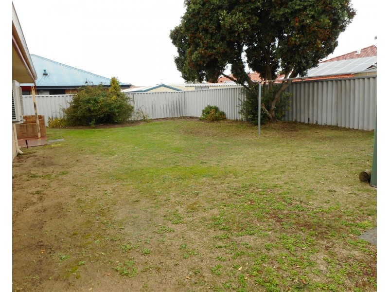61 Montebourg Meander, Port Kennedy WA 6172