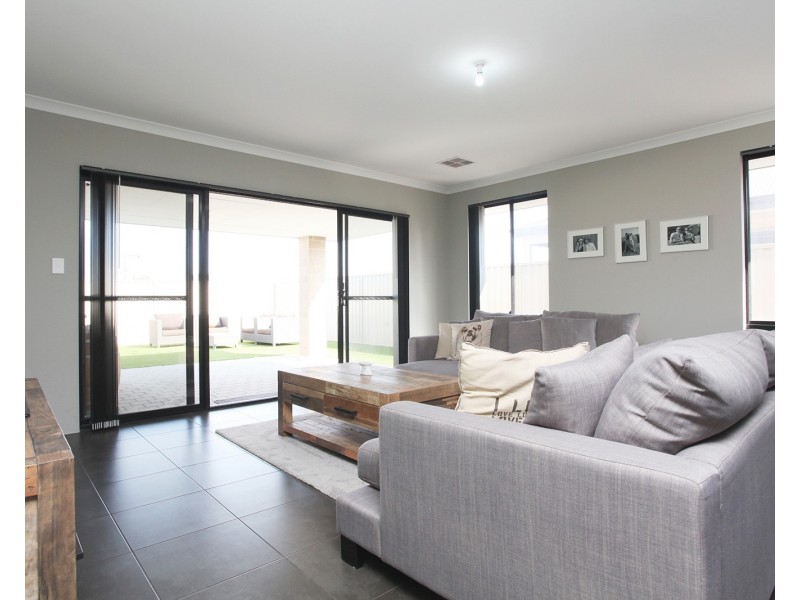 48 Lavinia Crescent, Secret Harbour WA 6173