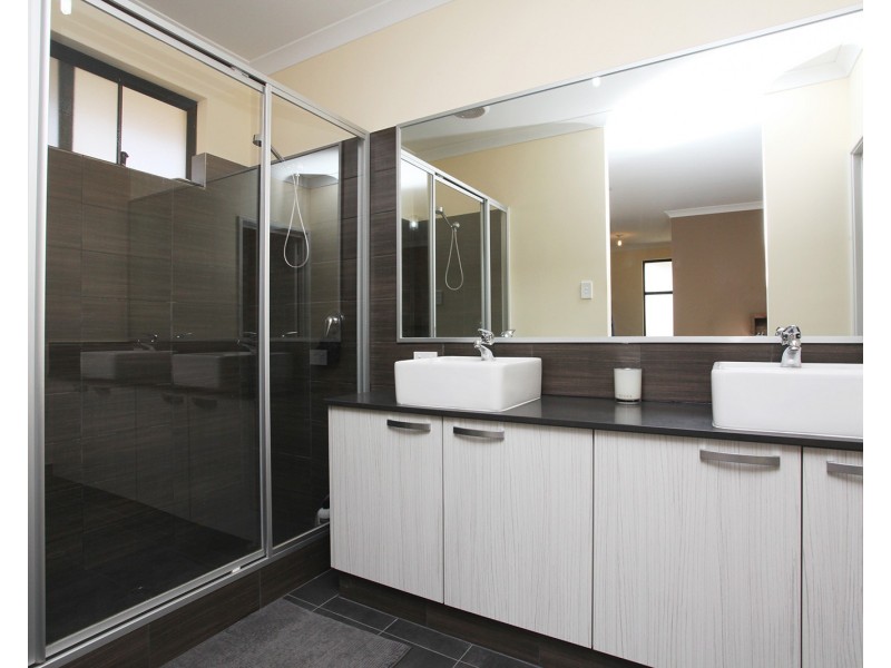 48 Lavinia Crescent, Secret Harbour WA 6173