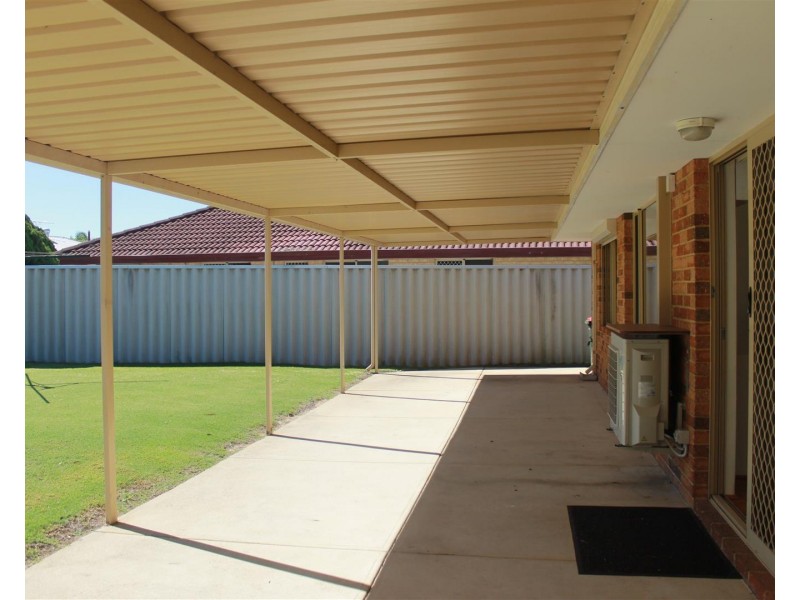 24 Pallarup Grove, Waikiki WA 6169