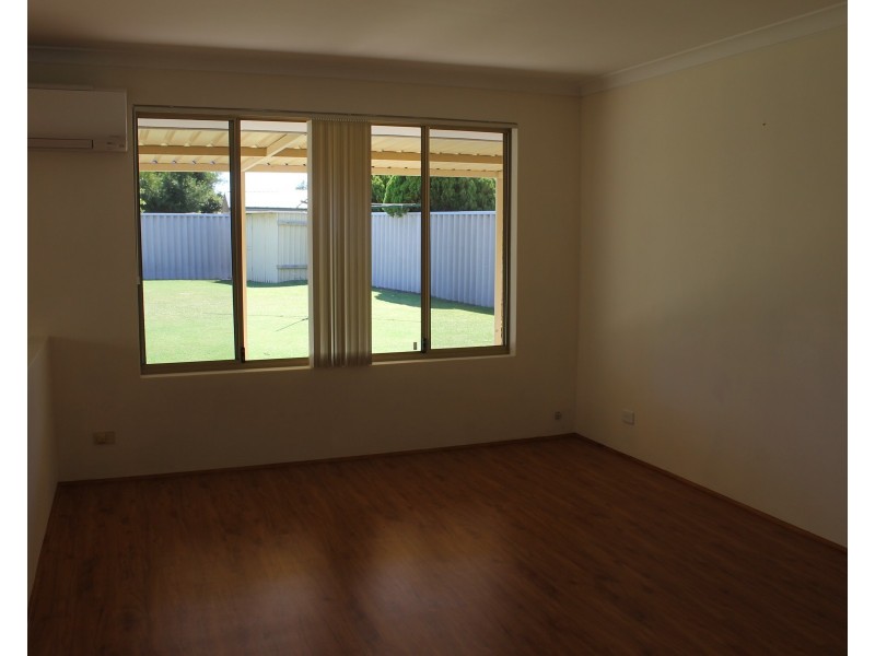 24 Pallarup Grove, Waikiki WA 6169