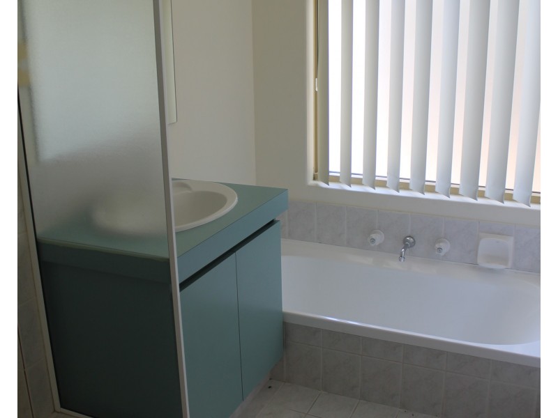 24 Pallarup Grove, Waikiki WA 6169