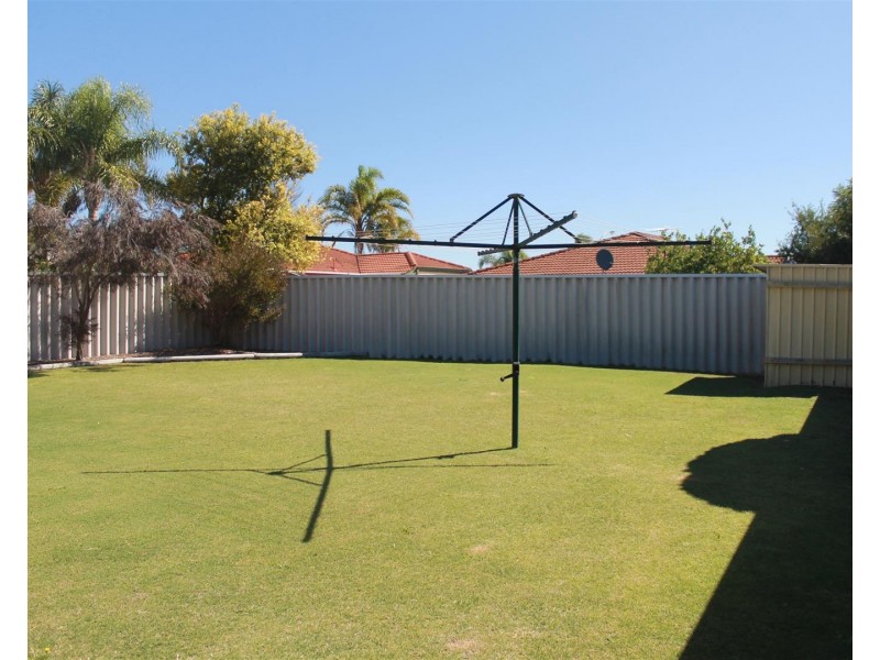 24 Pallarup Grove, Waikiki WA 6169