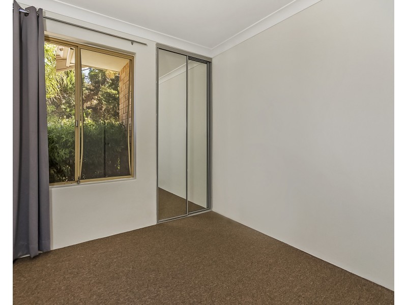 44 Rand Avenue, Waikiki WA 6169