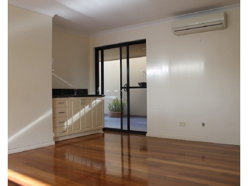 8/111 Kent Street, Rockingham WA 6168