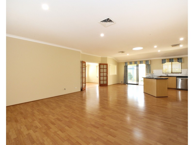 29 Eiffel Crescent, Port Kennedy WA 6172