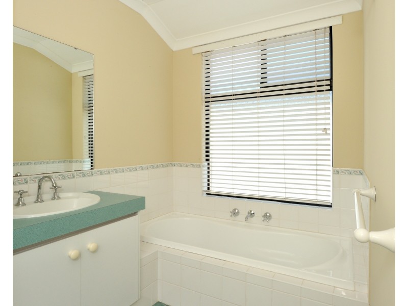 29 Eiffel Crescent, Port Kennedy WA 6172
