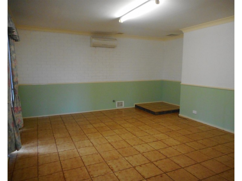 10  Markaling Close, Hillman WA 6168