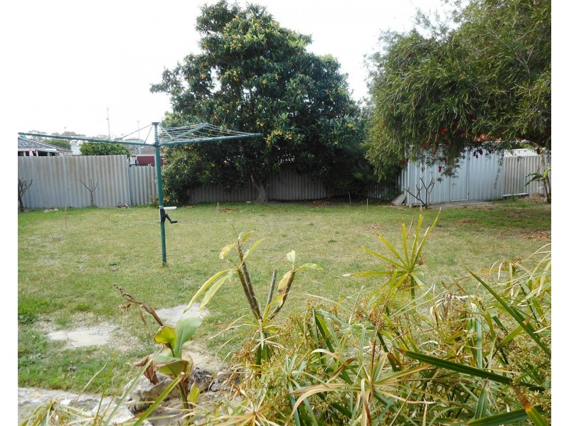 10  Markaling Close, Hillman WA 6168