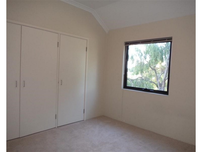 19/20 Lake Street, Rockingham WA 6168