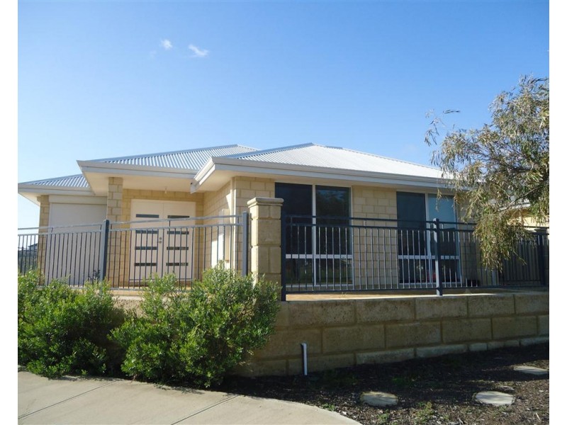 16 Johanna Way, Secret Harbour WA 6173