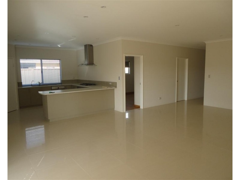 16 Johanna Way, Secret Harbour WA 6173