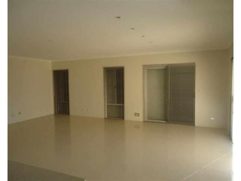 16 Johanna Way, Secret Harbour WA 6173