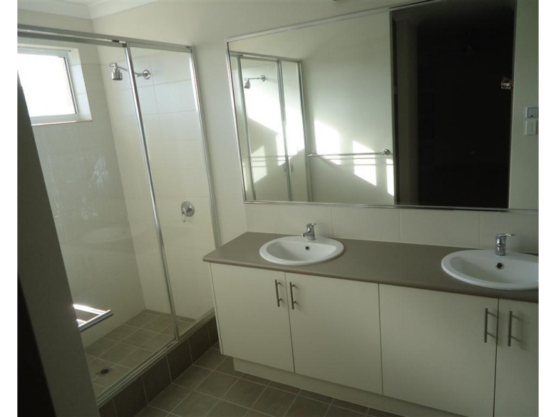 16 Johanna Way, Secret Harbour WA 6173