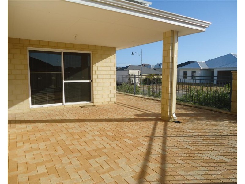 16 Johanna Way, Secret Harbour WA 6173